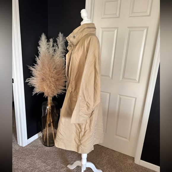 NWT Gap Oversized Nylon Parka in Khaki tan
size XXL - Picture 7 of 12
